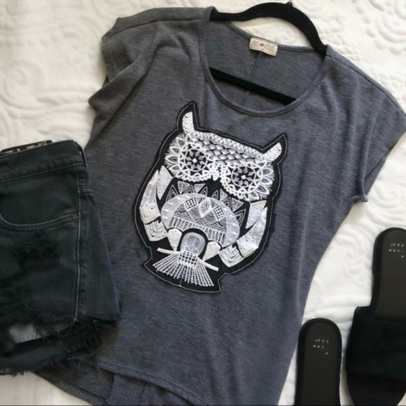 Grey Short Sleeve Top with Lace Owl Graphic Women‘s Medium - Picture 2 of 4